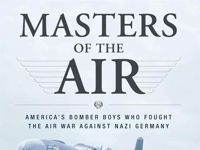 Кэри Фукунага (Настоящий детектив) снимет три первых эпизода сериала «Повелители воздуха» для Apple TV Plus, посвященного Восьмым военно-воздушным силам США, бомбившим Германию во время Второй мировой войны