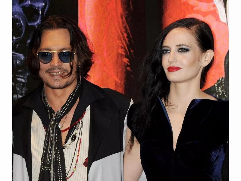 Чем ближе конец суда, тем больше поддержки у Джонни Деппа — Ева Грин вступилась за актера