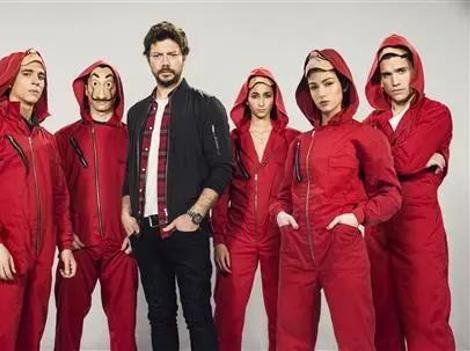 Алекс Пина, создатель и сценарист «Бумажного дома» заключил эксклюзивный контракт с Netflix