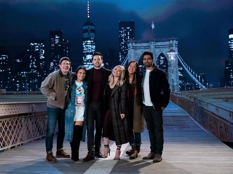 Каст сериала «Как я встретила вашего папу» во главе с Хиллари Дафф