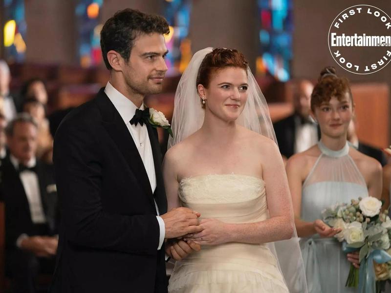 Кадр из новой телеэкранизации книги Одри Ниффенеггер «Жена путешественника во времени» от HBO с Роуз Лесли и Тео Джеймсом