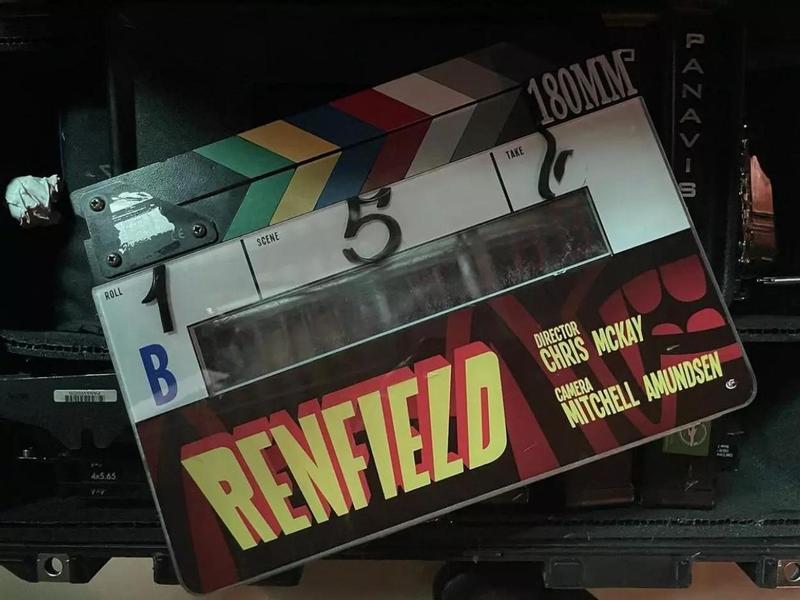 Стартовали съемки нового проекта Криса МакКея (Лего Фильм: Бэтмен) — «Ренфилд», повествующем о Фрэнке Ренфилде (Николас Холт) — пациенте психушки, ставшим слугой графа Дракулы (Кейдж)