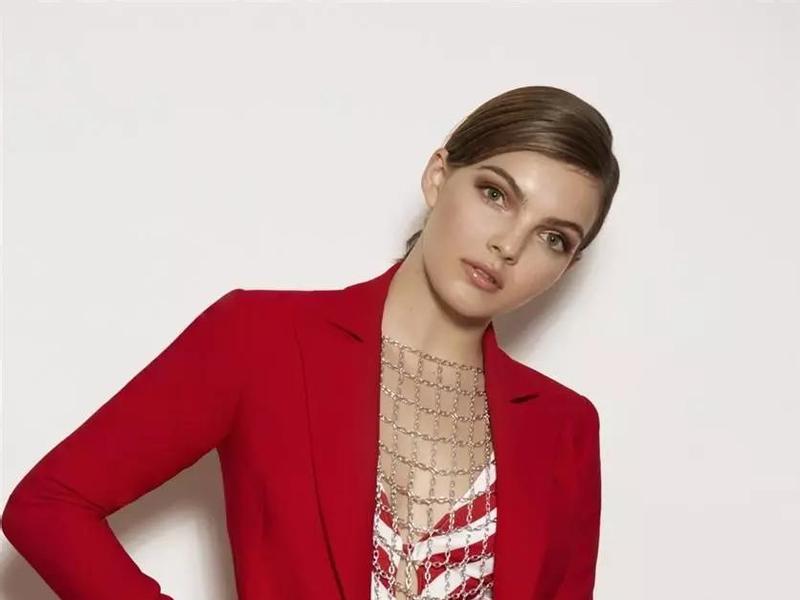 Камрен Бикондова в журнале Status