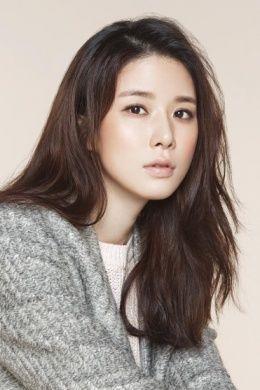 Lee Bo Young