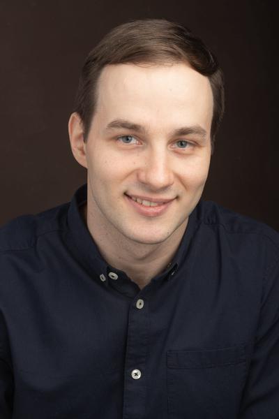 Александр Лавров