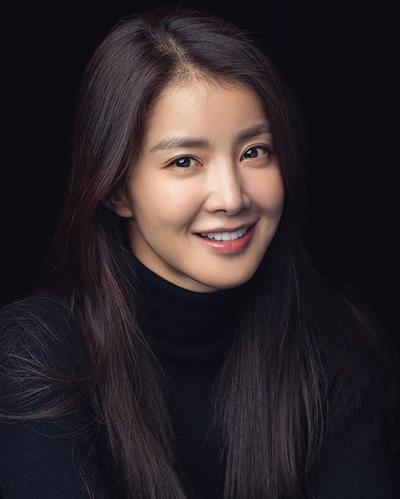 Lee Si Young