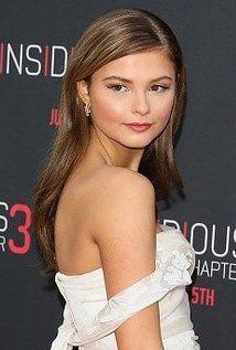 Stefanie Scott