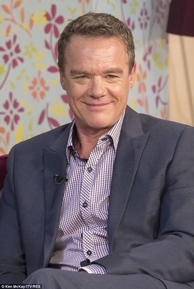 Stefan Dennis