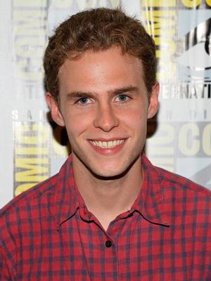 Iain De Caestecker