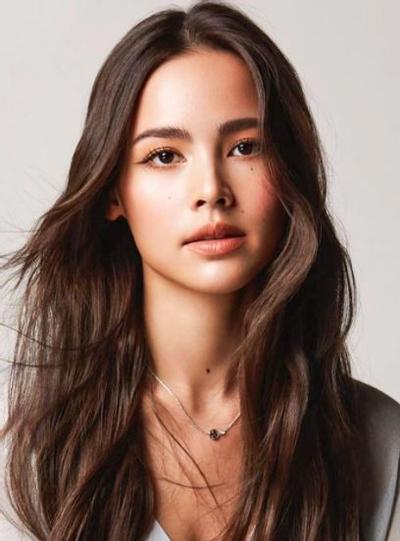 Urassaya Sperbund