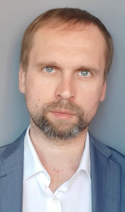 Денис Мотков