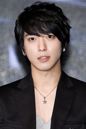 Jung Yong Hwa