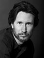 Jonathan Aris