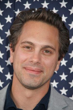 Thomas Sadoski