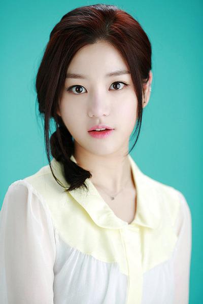 Lee Yoo Bi