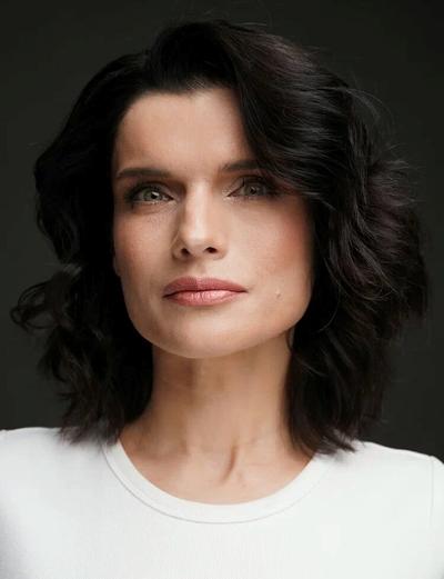 Анна Азарова