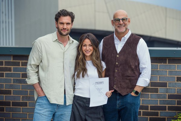 Netflix запустил в работу очередную экранизацию книги Харлана Кобена «Чаща» с Мишель Киган и Томом Бейтманом в главных ролях