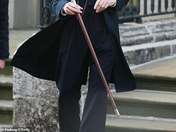 Кадры со съемок сериала «Шерлок и дочь» от телеканала CW с Дэвидом Тьюлисом в роли легендарного сыщика Шерлока Холмса