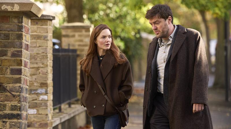 Кадры из экранизации очередного романа о Корморане Страйке — «Бегущая могила»