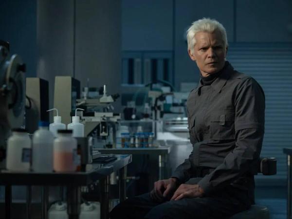 Новые кадры из сериала Ноя Хоули «Чужой: Земля» с Тимоти Олифантом