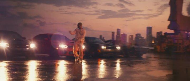 J Balvin красуется перед Домиником Торетто