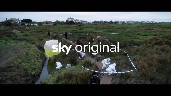 Новый трейлер шестисерийного детектива платформы Sky «Под солончаком», действие которого разворачивается в вымышленном валлийском городке Морфа Хален