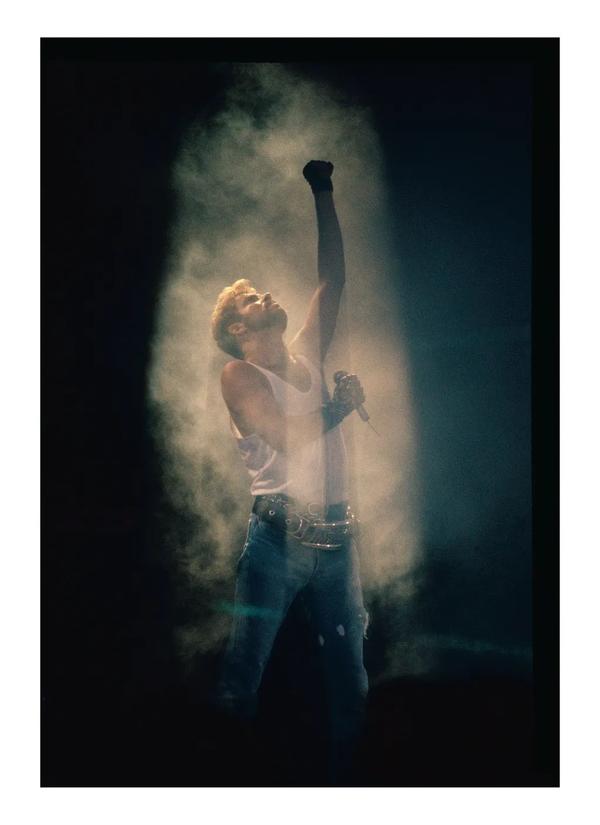 Mercury Studios анонсировала ремастированную версию концерта Джорджа Майкла «George Michael: The Faith Tour, состоявшегося во дворце спорта Берси во время европейского турне»The Faith» в 1988 году