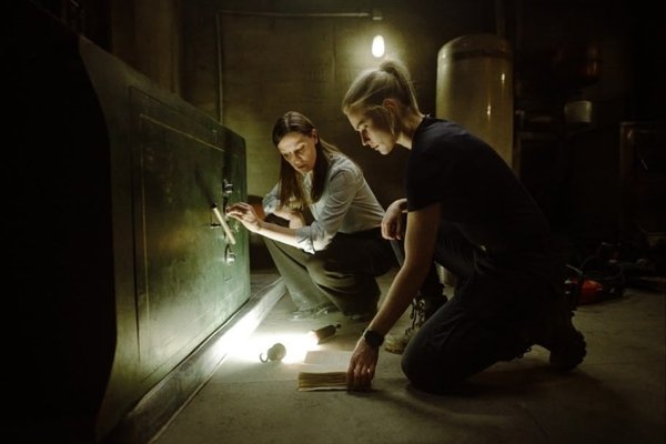 Кадр из нового триллера «Сейф»