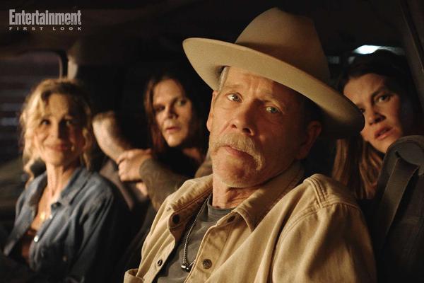 Кевин Бейкон, Кира Седжвик и их дети снялись в черной комедии «Семейное кино»