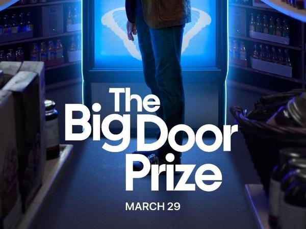 Первые три эпизода комедийного фантастического сериала по книге М.О. Уолша «The Big Door Prize» вышли сегодня на Apple TV+